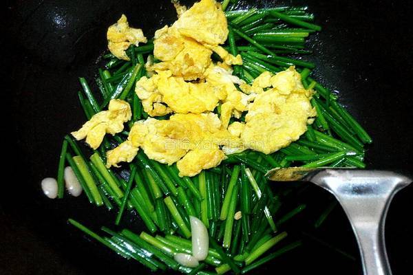 韭菜花炒鸡蛋的做法图解7