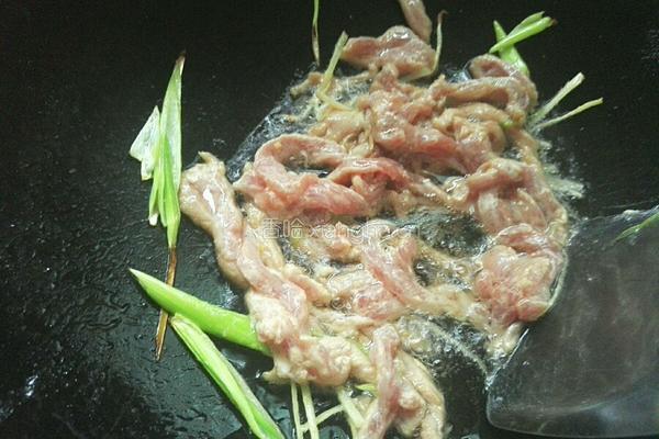 胡萝卜炒肉的做法图解5