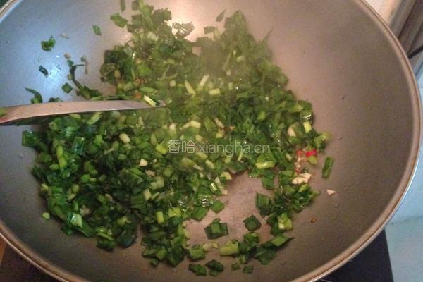 生煎韭菜饺子的做法图解4