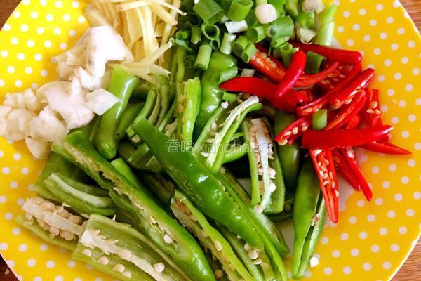 干煸香辣土豆条的做法图解2
