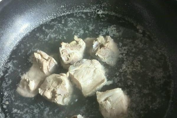 白扁豆烧排骨的做法图解2