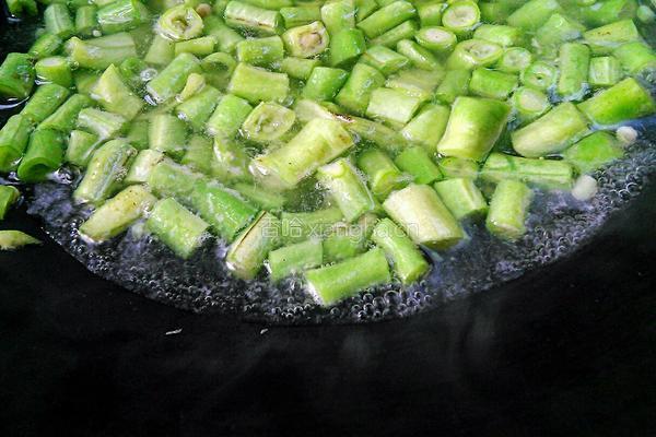 缸豆肉丁的做法图解5