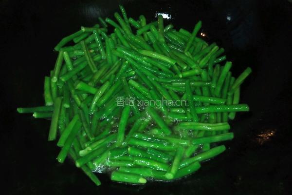 干煸豆角的做法图解2
