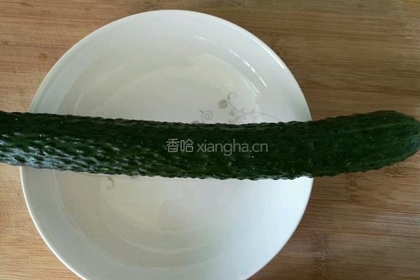 凉拌黄瓜的做法图解1