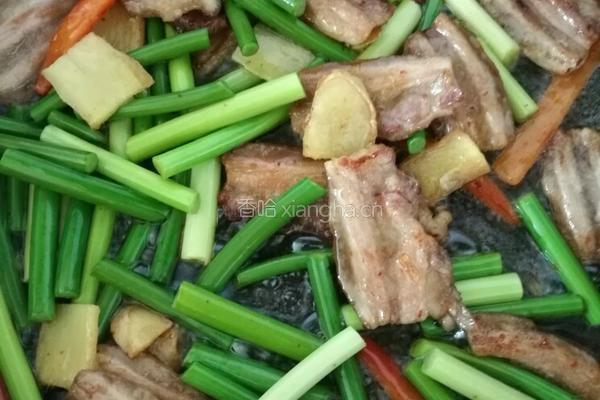 蒜苔回锅肉的做法图解7