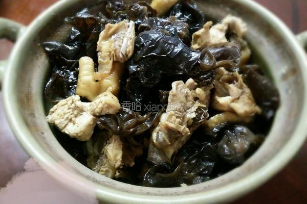 黑木耳炒鸡肉