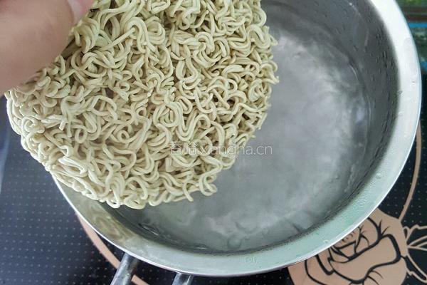 方便面汉堡的做法图解5