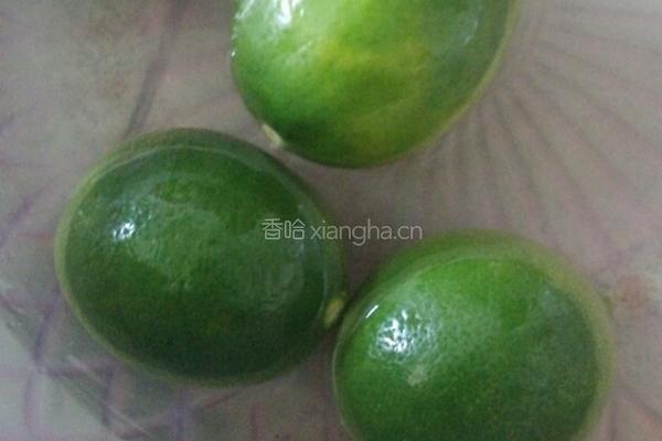柠檬蜂蜜水的做法图解1
