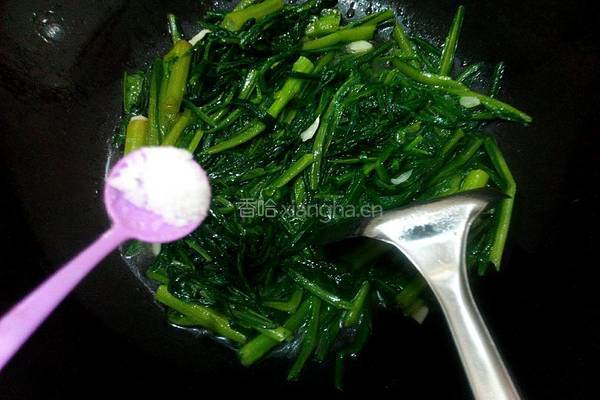 蒜香苦麦菜的做法图解7