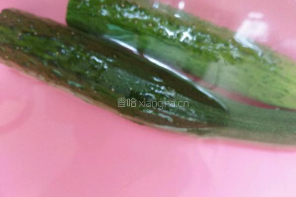 黄瓜炒鸡蛋的做法图解1