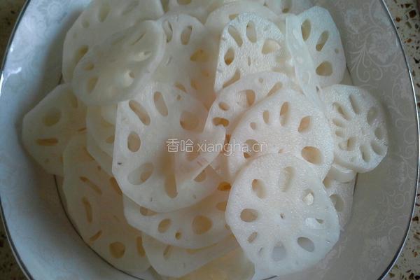 孜然藕片的做法图解1