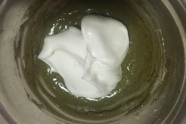 抹茶奶油蛋糕卷的做法图解10