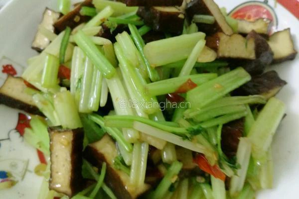 芹菜炒香干的做法图解5