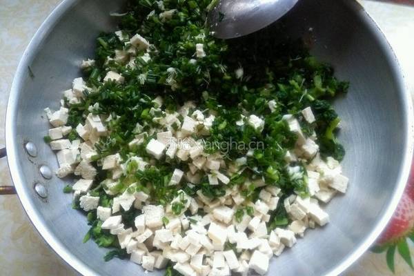 小油菜豆腐虾皮包子的做法图解3