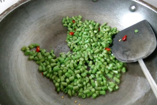 豆角炒蛋的做法图解4