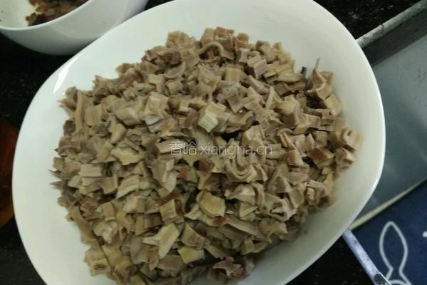 干笋炒腊肉的做法图解1