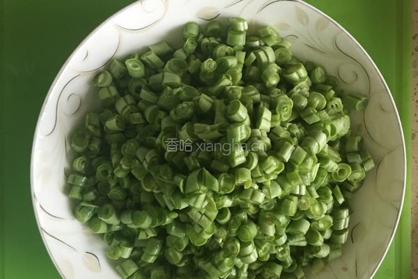 肉丁豆角打卤面的做法图解2