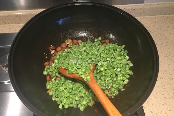 肉丁豆角打卤面的做法图解6