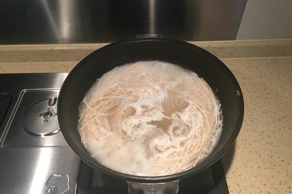 肉丁豆角打卤面的做法图解10