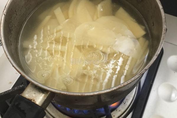 土豆辣肉饼的做法图解1