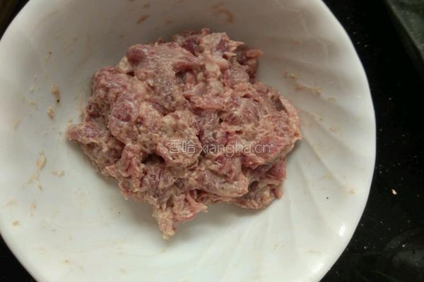 丝瓜肉片汤的做法图解2