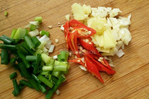 青豆炒肉的做法图解3