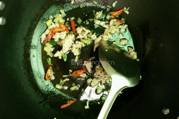 青豆炒肉的做法图解5