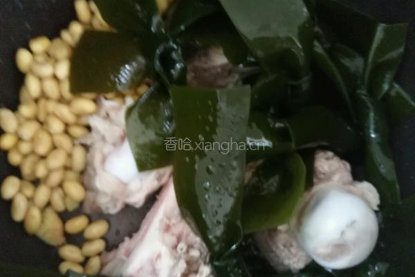 黄豆海带大骨头汤的做法图解5