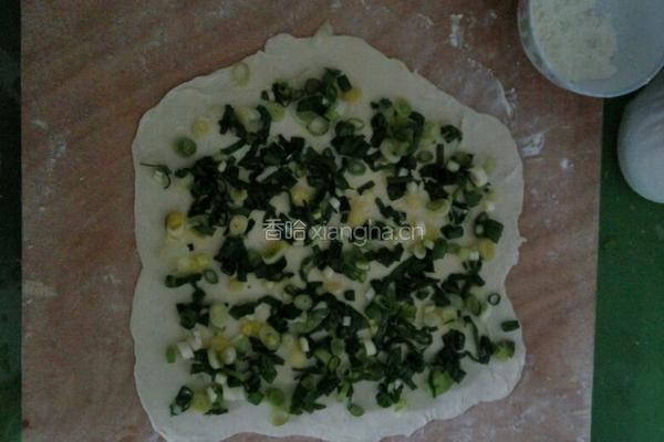 葱油饼的做法图解2