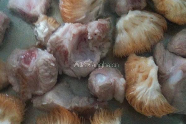 猴头菇炖排骨的做法图解3