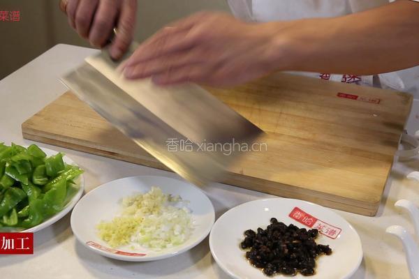 豆豉炒尖椒的做法图解2