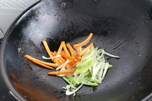 酒香炒鲜鱿的做法图解3