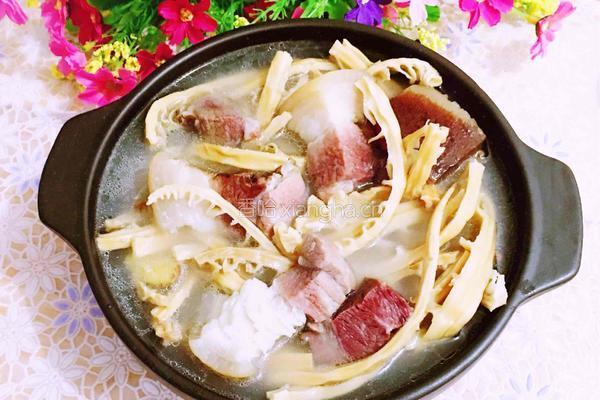 笋干炖腊肉的做法图解7