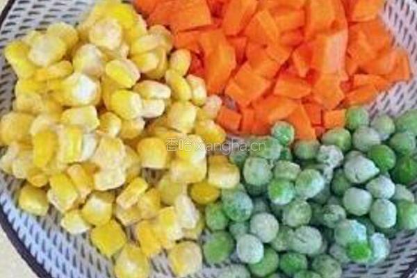 土豆玉米饼的做法图解2