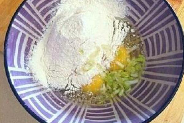 土豆玉米饼的做法图解3