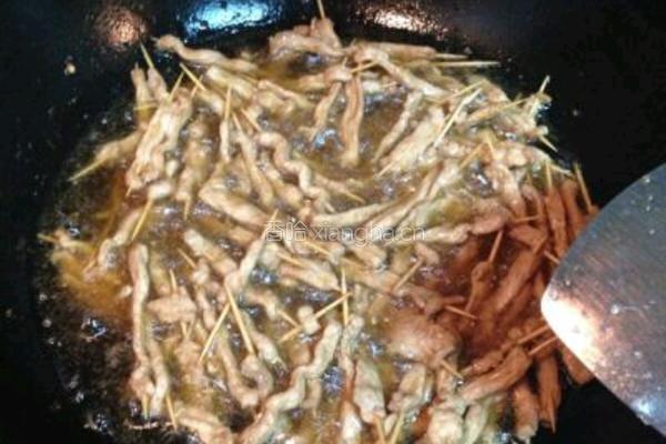 牙签肉的做法图解2