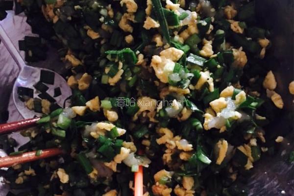 虾仁韭菜鸡蛋馅儿饺子的做法图解1