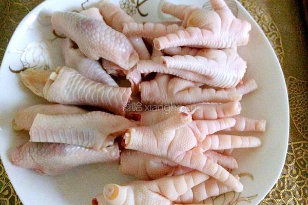 豆豉蒸凤爪的做法图解2