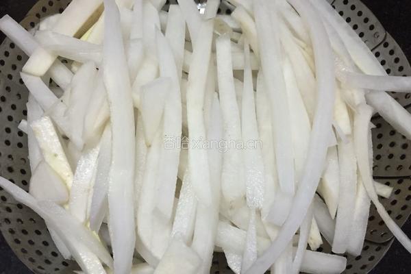 麻辣萝卜丝的做法图解2