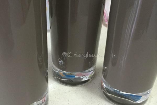 黑豆核桃黑芝麻豆浆