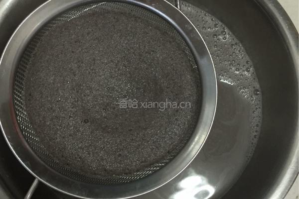 黑豆核桃黑芝麻豆浆的做法图解6