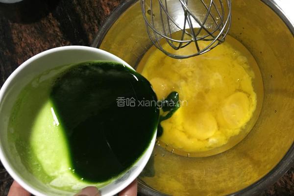菠菜汁戚风蛋糕的做法图解4