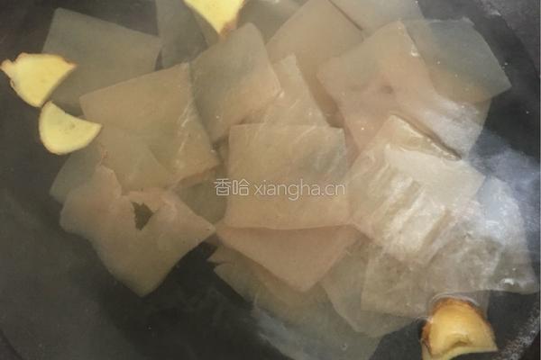 魔芋烧鱼的做法图解2