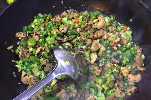 鸡腿炒尖椒的做法图解11