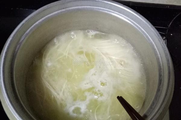 荷包蛋面的做法图解2