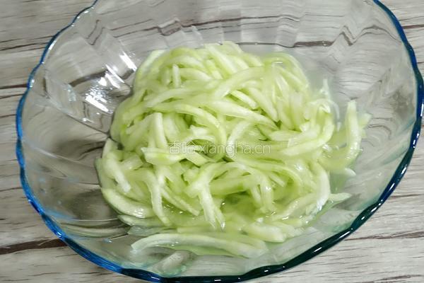 凉拌西瓜皮的做法图解5