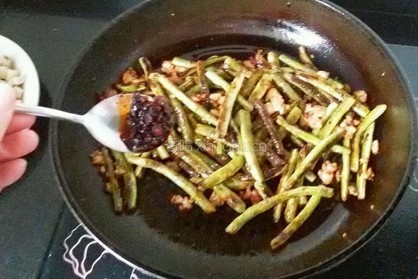 干煸豆角的做法图解10