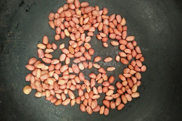 花生牛轧糖的做法图解1