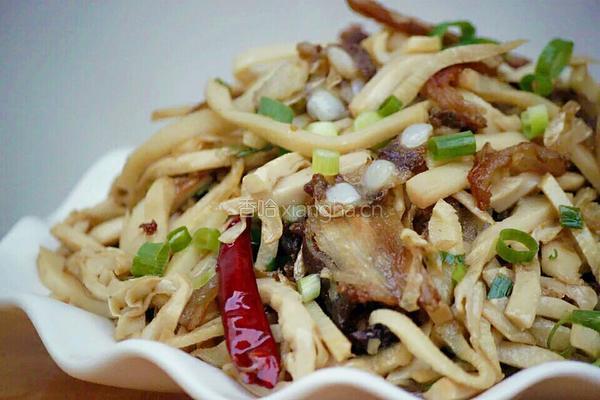 笋丝炒肉的做法图解1