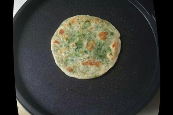 饺子皮葱油饼的做法图解9